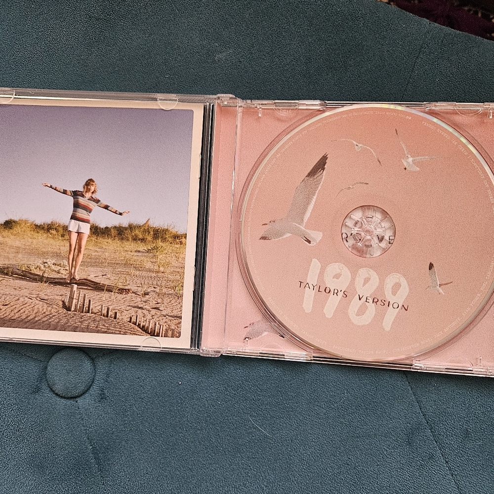 TAYLOR SWIFT PINK EDITION 1989 CD